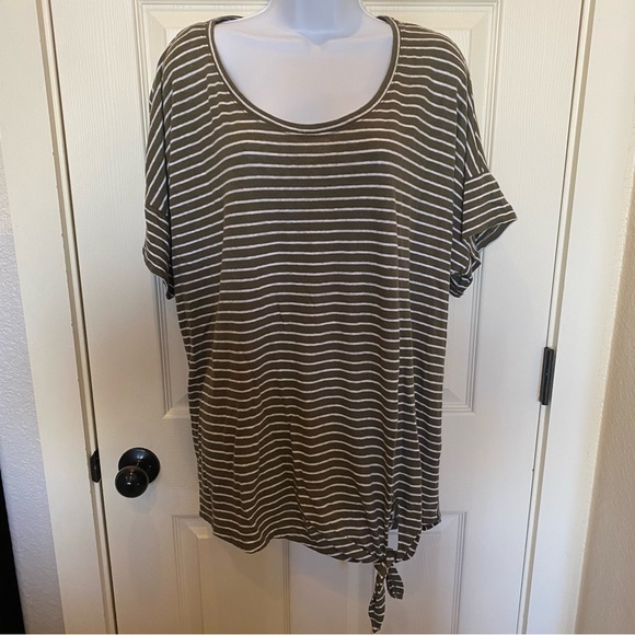 EVRI Tops - Linen blend tie waist top 2X